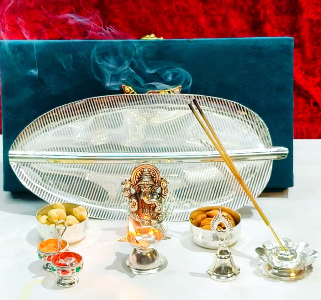 German silver big size exclusive banana leaf pujan set with Ganesh idol for diwali/ gift item